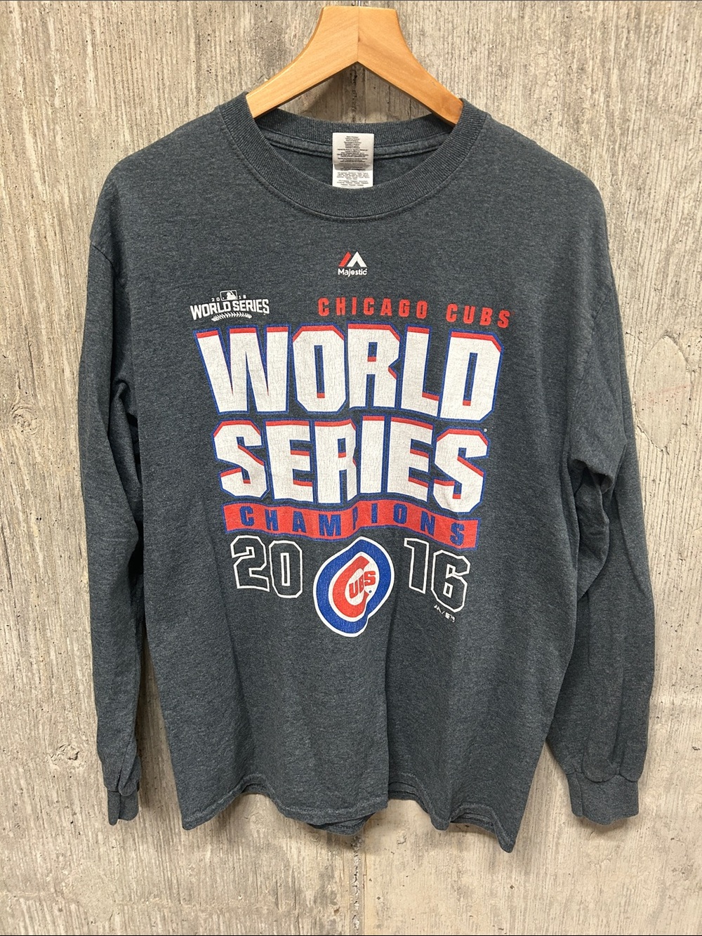 Charcoal Chicago Cubs World‎ Series Champions 2016 Long Sleeve Tee Medium